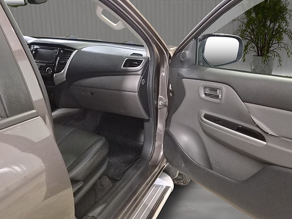 Mitsubishi L200 21 of 26