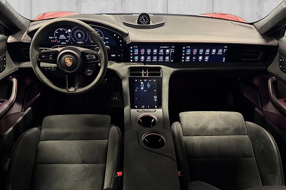 Porsche Taycan GTS 16 of 30