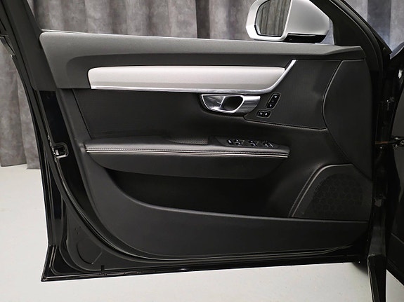 Volvo V90 14 of 30