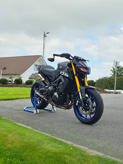 Yamaha MT-09 SP 3 of 4