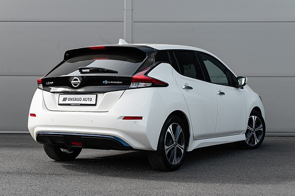 Nissan Leaf 3 of 24