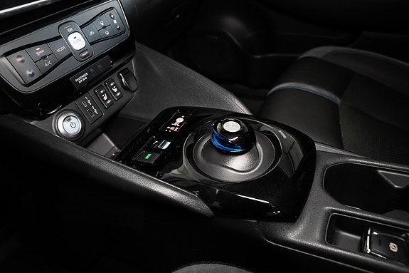 Nissan Leaf 21 of 24