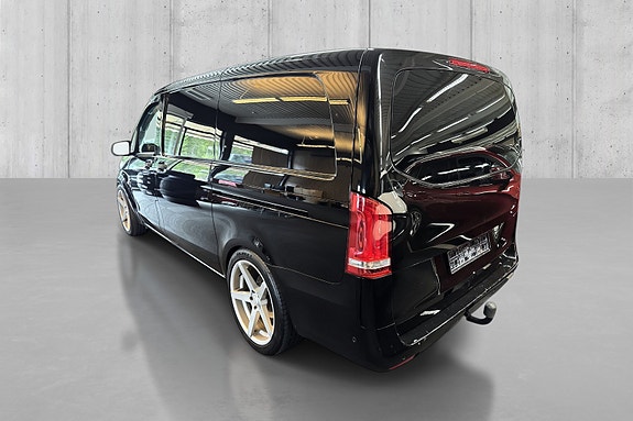 Mercedes-Benz Vito 4 of 23