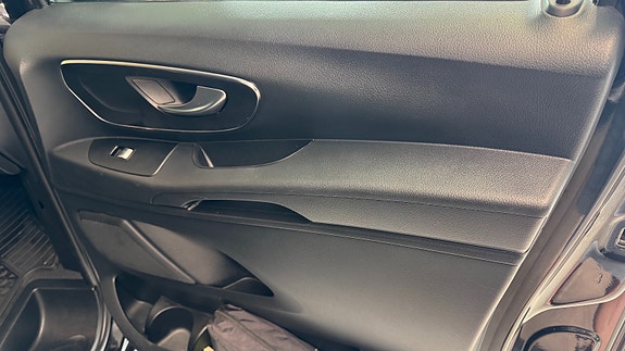 Mercedes-Benz Vito 17 of 23