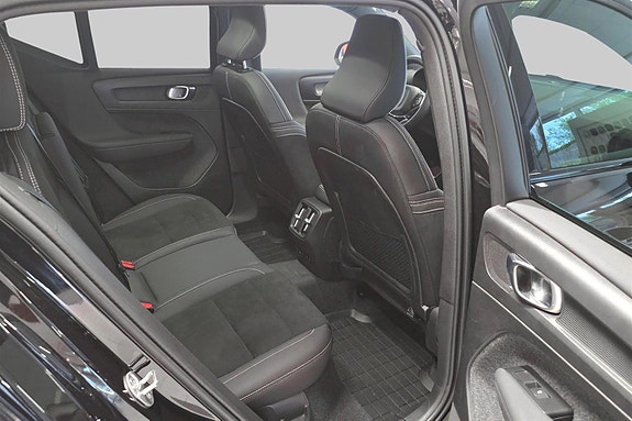 Volvo XC40 25 of 30
