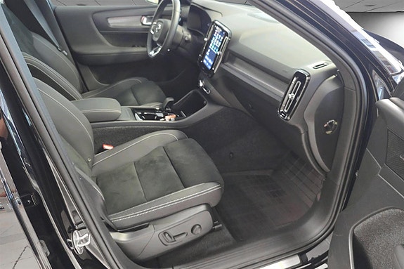 Volvo XC40 26 of 30