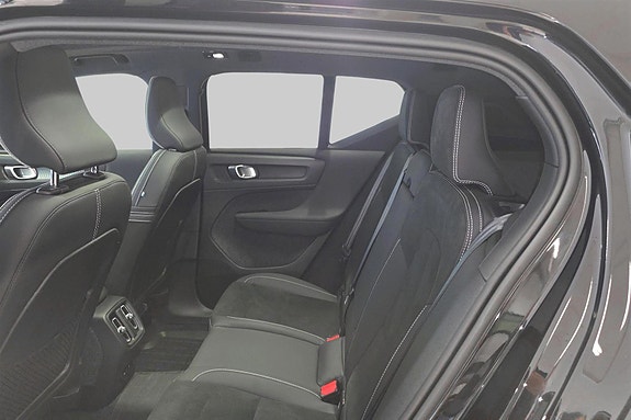 Volvo XC40 9 of 30