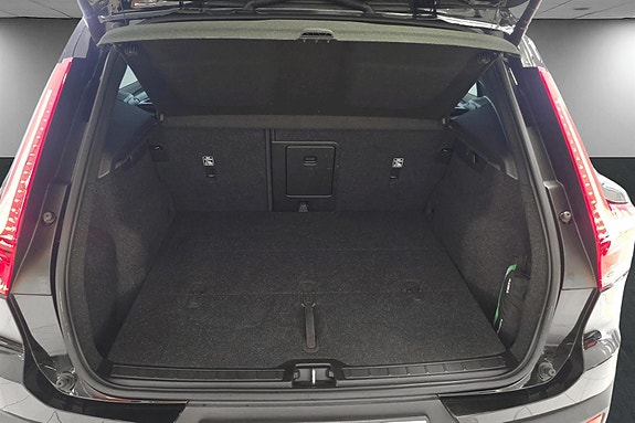 Volvo XC40 21 of 30