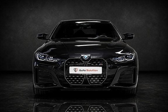 BMW i4 3 of 29
