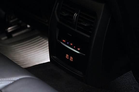 BMW i4 6 of 29