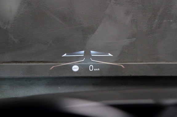 BMW i4 22 of 29