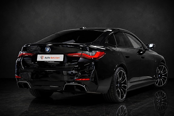 BMW i4 2 of 29