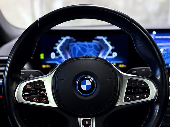 BMW i4 21 of 29