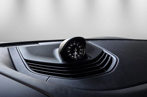 Porsche Taycan 4S 25 of 30