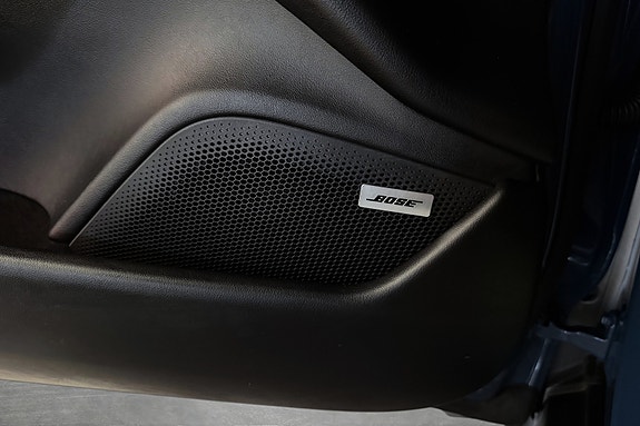 Porsche Taycan 4S 26 of 30