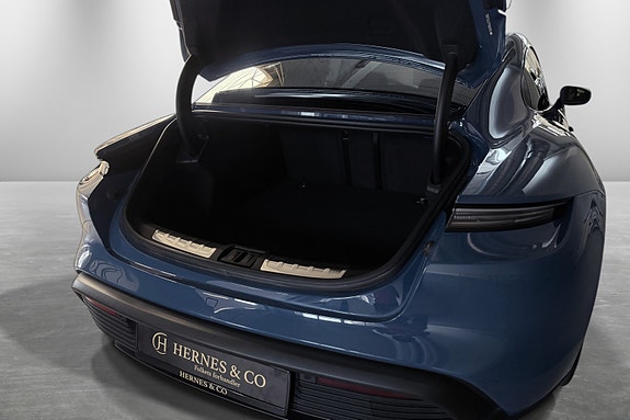 Porsche Taycan 4S 12 of 30