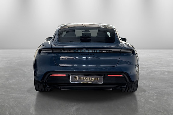 Porsche Taycan 4S 9 of 30