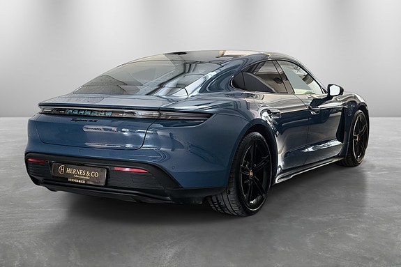 Porsche Taycan 4S 7 of 30
