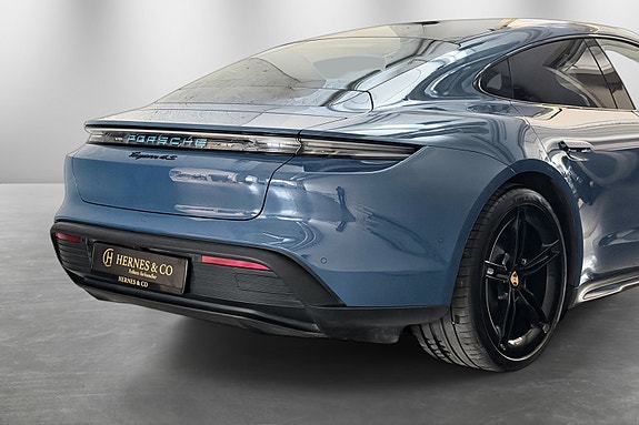 Porsche Taycan 4S 8 of 30