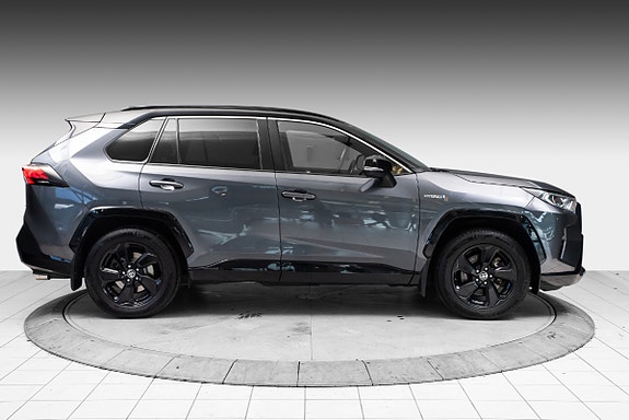 Toyota RAV4 4 of 21