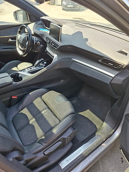 Peugeot 5008 9 of 20