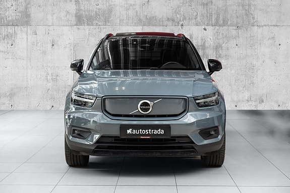 Volvo XC40 2 of 30