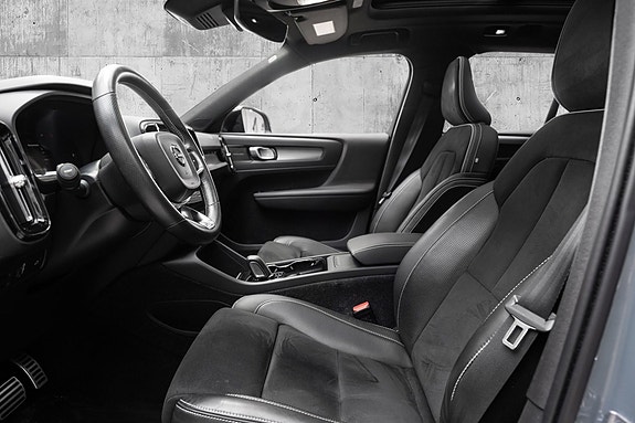 Volvo XC40 10 of 30