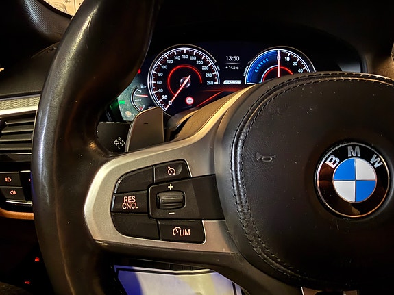 BMW 530e 14 of 29