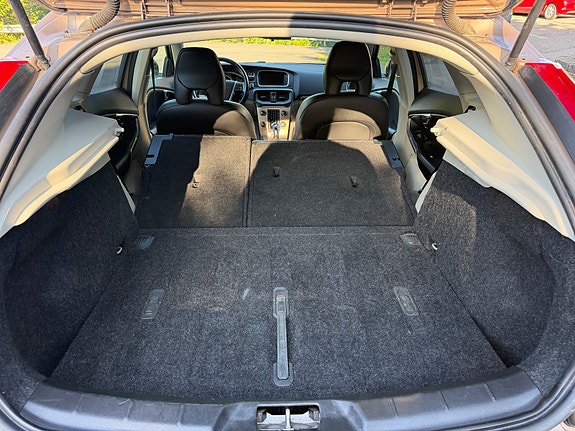 Volvo V40 Cross Country 17 of 30