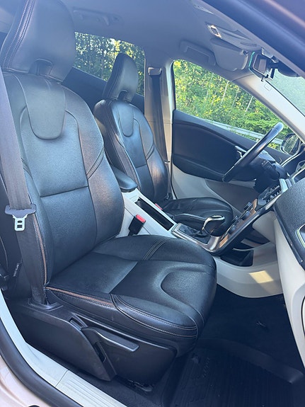 Volvo V40 Cross Country 12 of 30