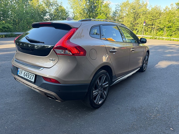 Volvo V40 Cross Country 5 of 30