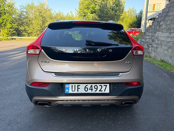 Volvo V40 Cross Country 4 of 30