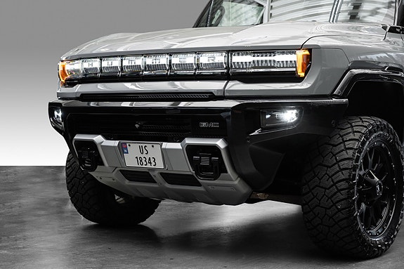 GMC Hummer EV 11 of 30