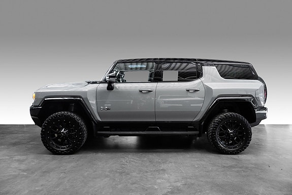 GMC Hummer EV 9 of 30