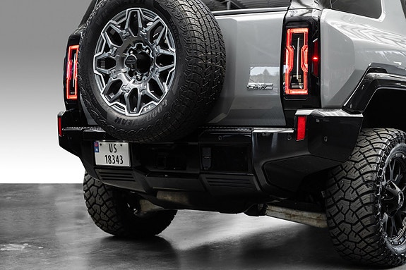 GMC Hummer EV 7 of 30