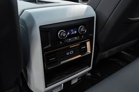 GMC Hummer EV 27 of 30