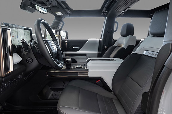 GMC Hummer EV 12 of 30