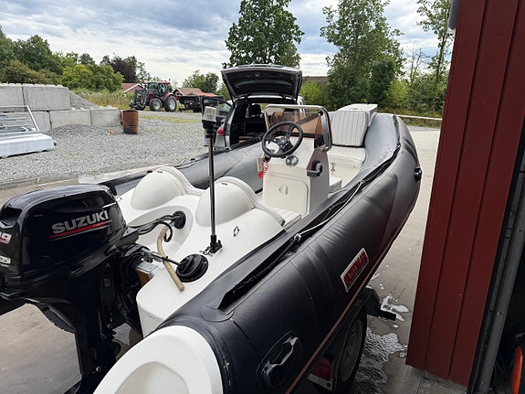 Lite Brukt Rib 3 of 9