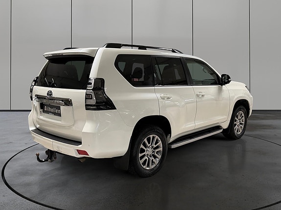 Toyota Land Cruiser 5 of 30