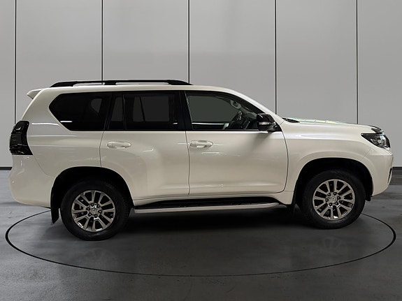 Toyota Land Cruiser 6 of 30