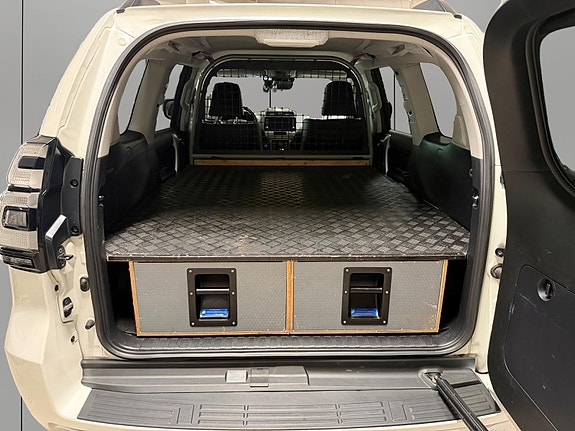 Toyota Land Cruiser 28 of 30