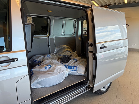 Volkswagen Transporter 6 of 29