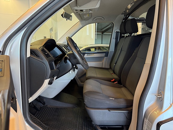 Volkswagen Transporter 10 of 29