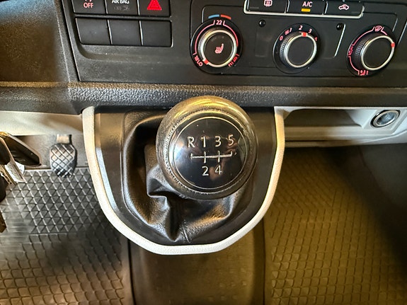 Volkswagen Transporter 23 of 29