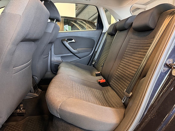 Volkswagen Polo 11 of 29