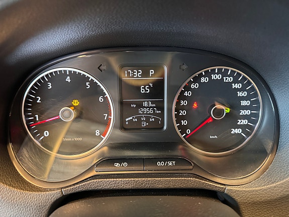 Volkswagen Polo 16 of 29