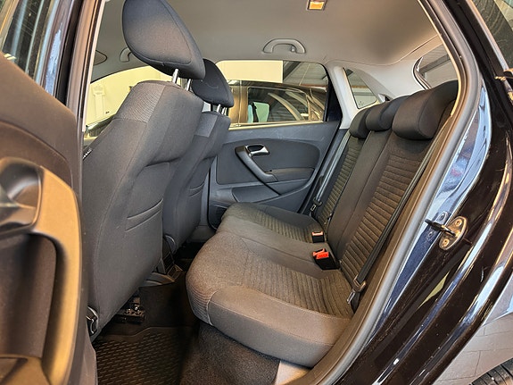 Volkswagen Polo 10 of 29
