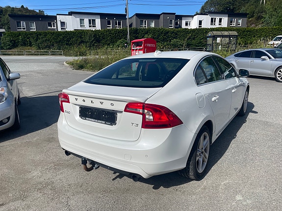 Volvo S60 5 of 25