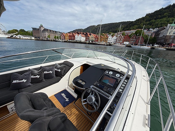 Windy Grand Bora 42 Skipsreg, finans. Kun 660 timer.Sjøsatt første gang 2013 13 of 30