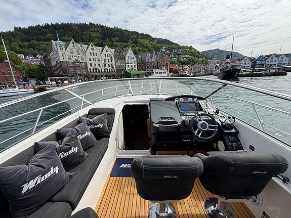 Windy Grand Bora 42 Skipsreg, finans. Kun 660 timer.Sjøsatt første gang 2013 25 of 30